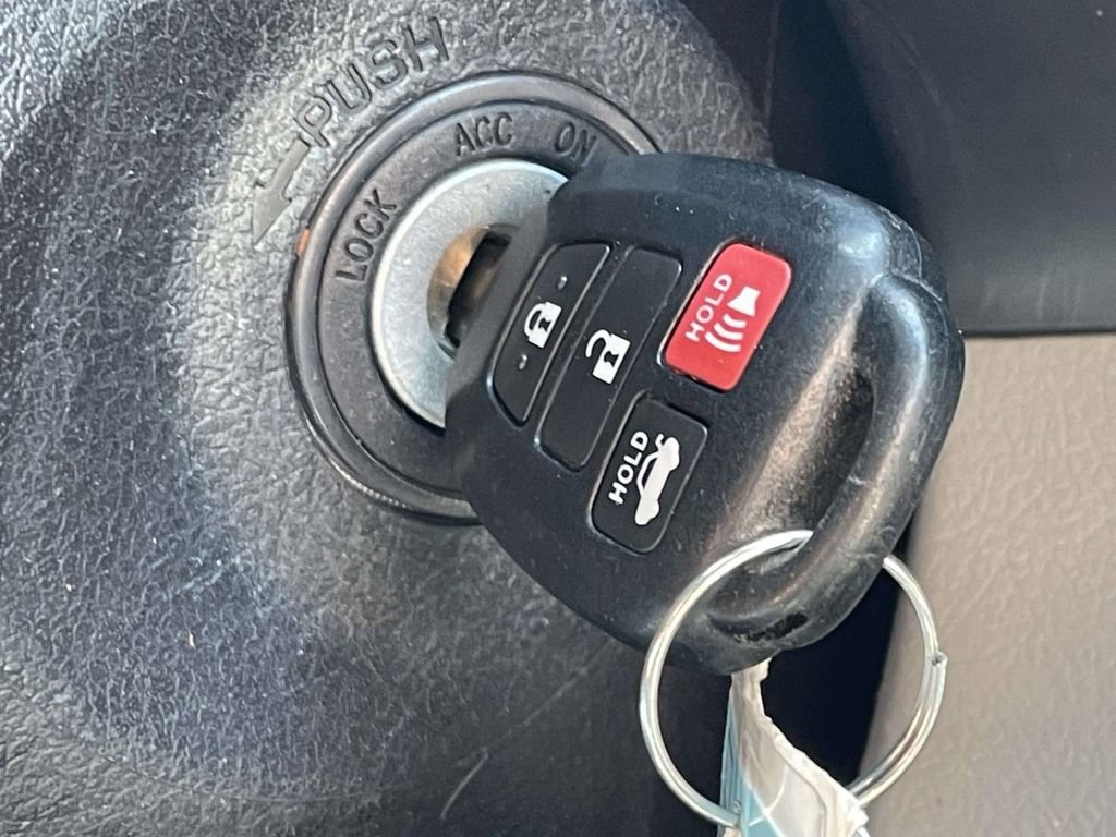 Used 2016 Toyota Camry LE image 30
