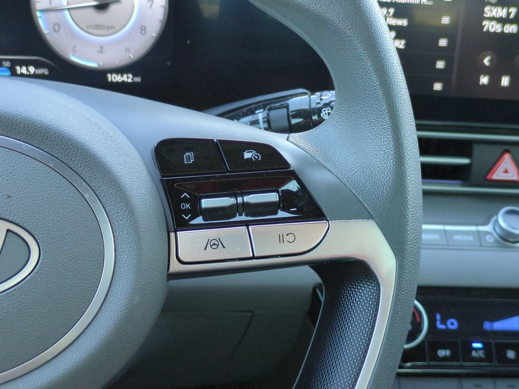 Certified 2024 Hyundai Elantra SEL FWD image 21