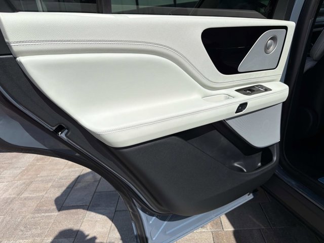 New 2026 Lincoln Aviator Black Label w/ Jet Appearance Package image 15