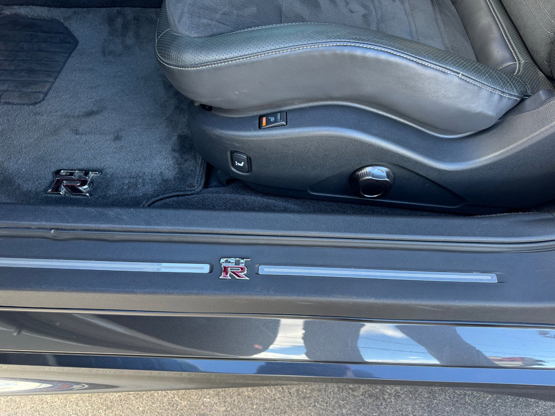 Used 2019 Nissan GT-R Premium image 26