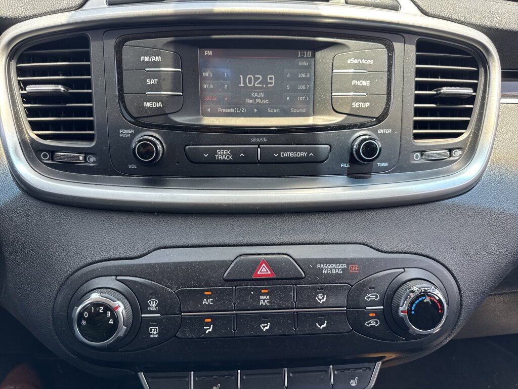 Used 2016 Kia Sorento FWD w/ LX Convenience Package image 33