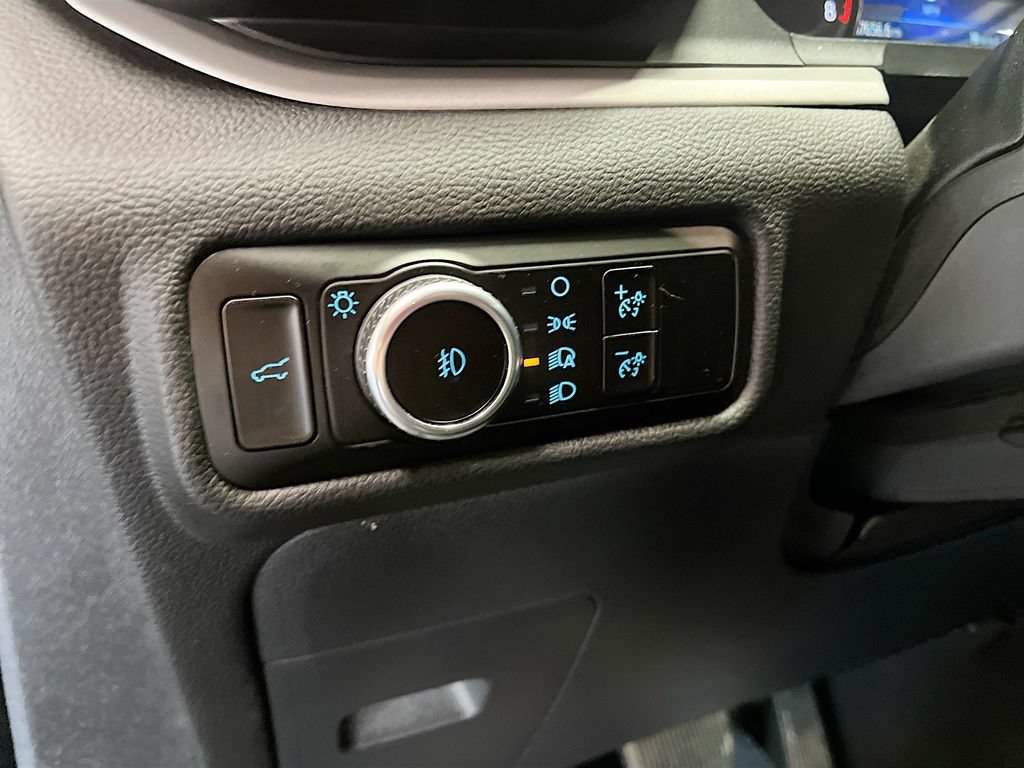 Used 2023 Ford Explorer XLT w/ Equipment Group 202A AWD/4WD image 10