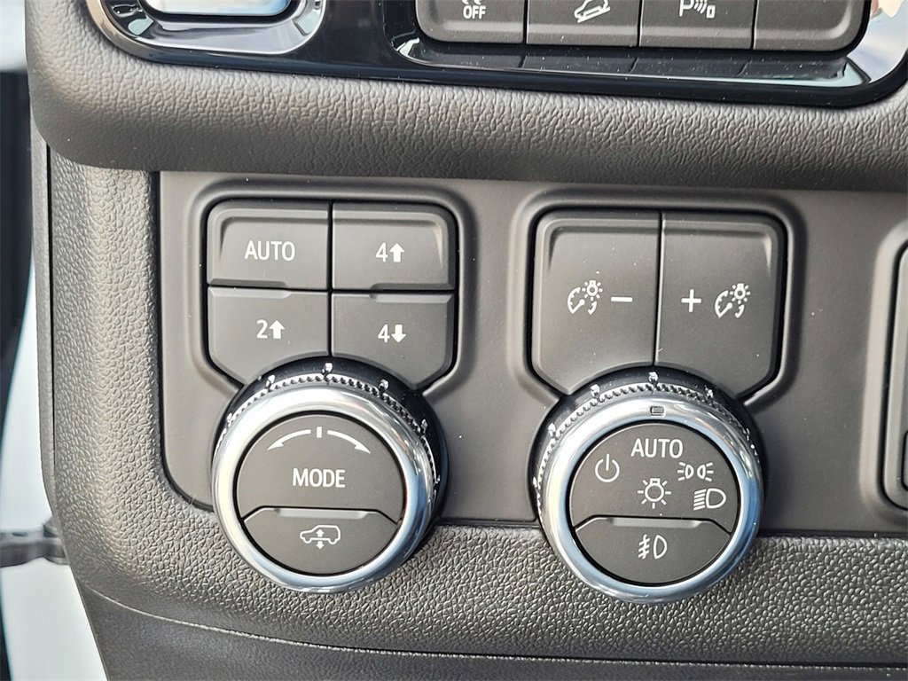 New 2026 GMC Yukon XL Denali w/ Denali Reserve Package image 28