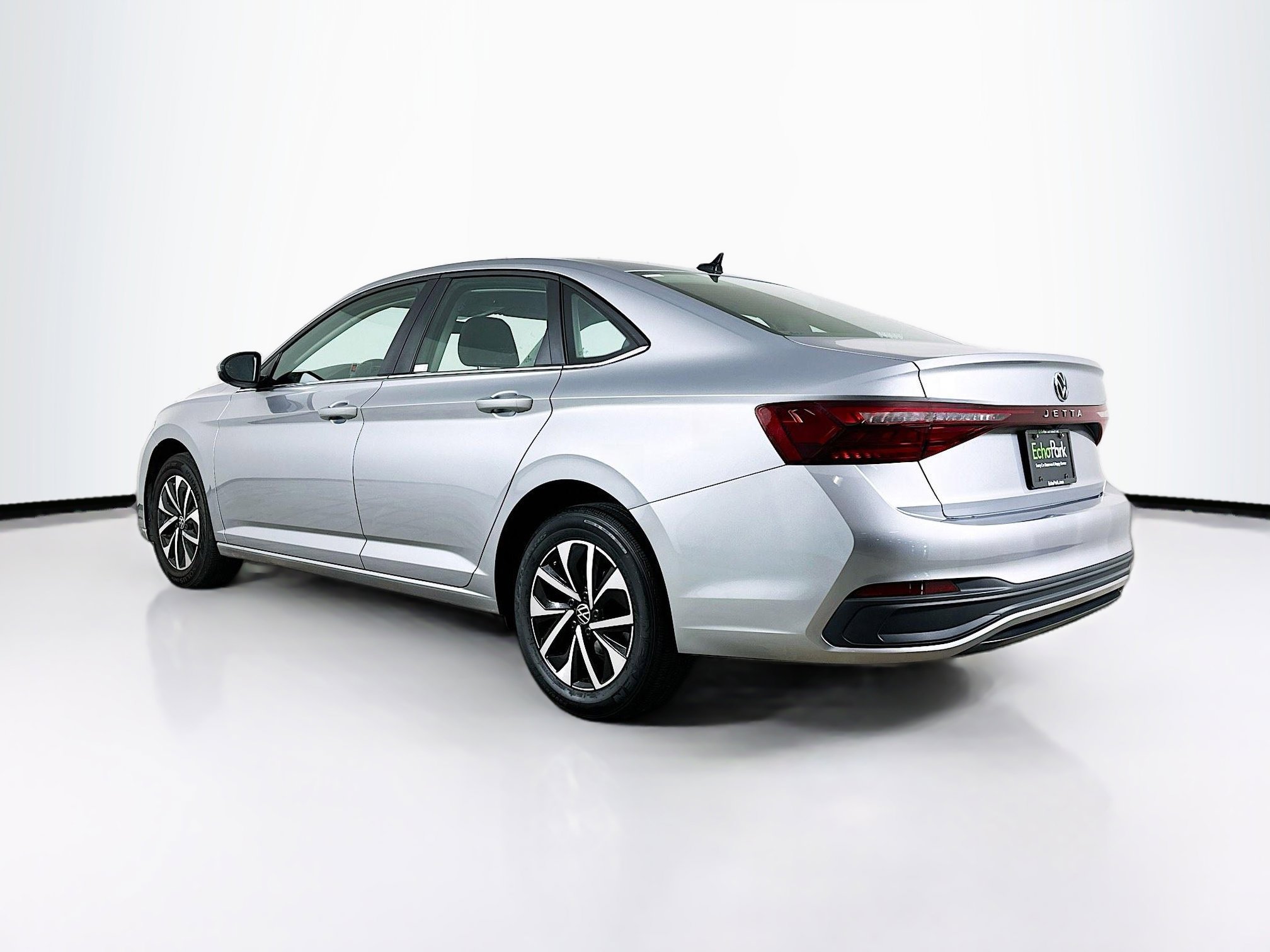 Used 2025 Volkswagen Jetta S image 5