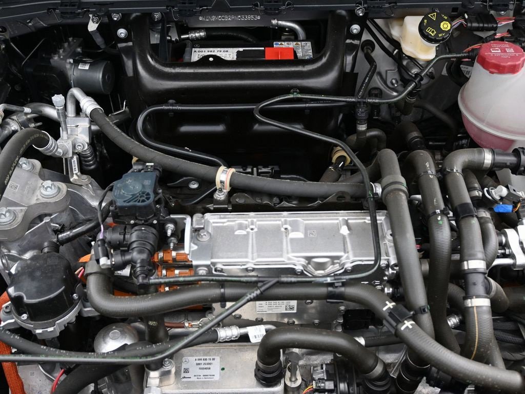 Used 2023 Mercedes-Benz EQB 250+ w/ Exclusive Package image 43