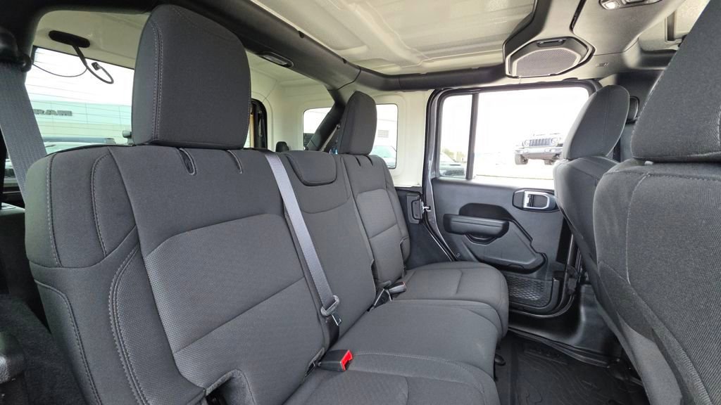 Used 2022 Jeep Wrangler Unlimited Sport image 14