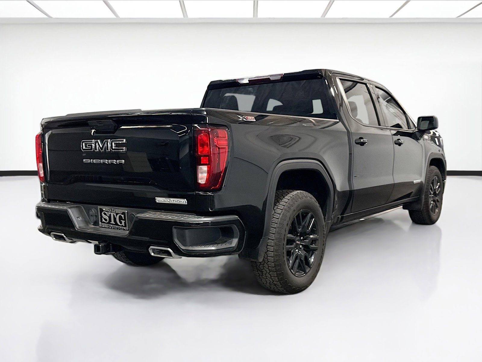 Used 2021 GMC Sierra 1500 Elevation w/ X31 Off-Road Package image 4