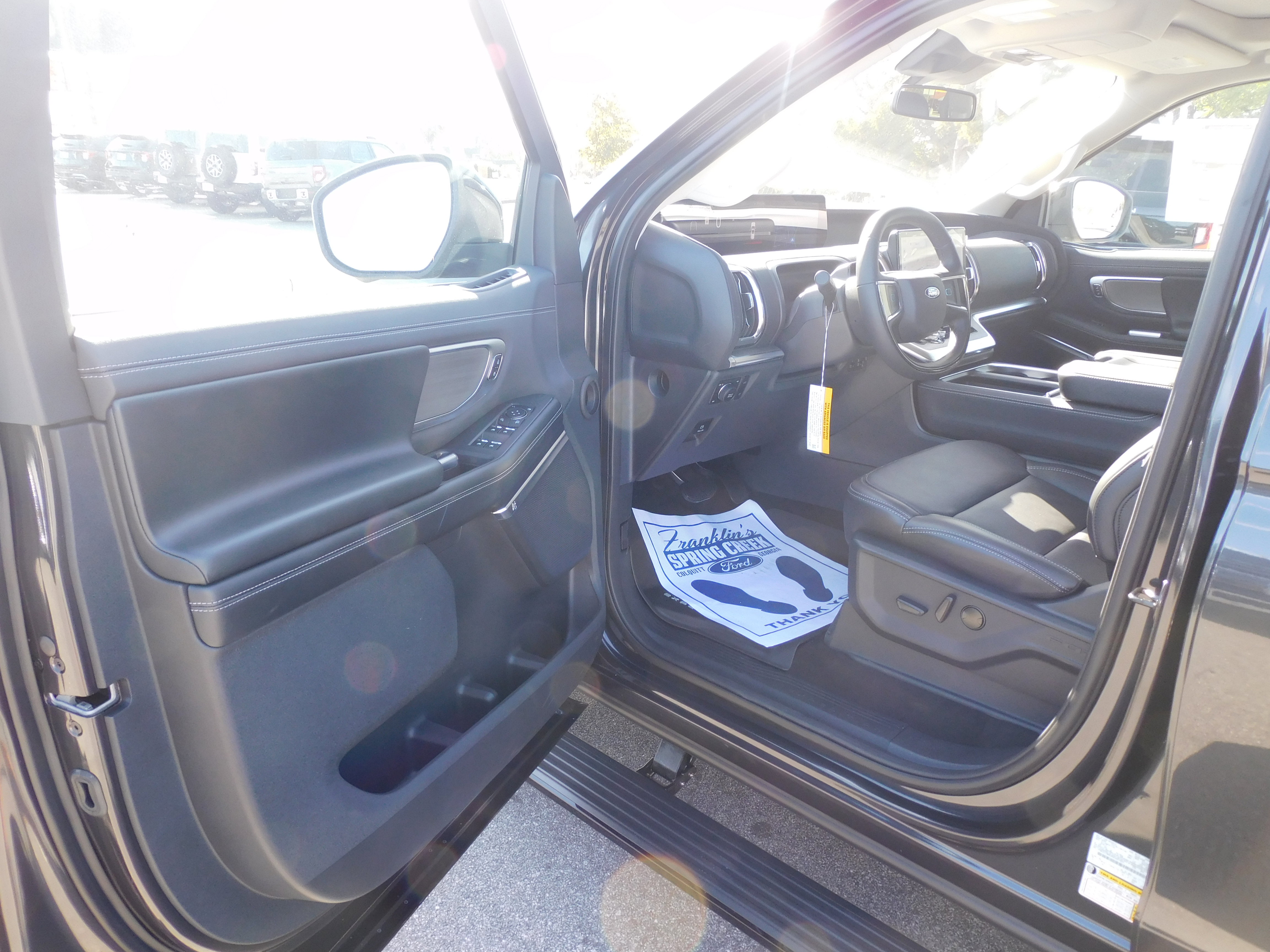 New 2025 Ford Expedition Platinum image 10