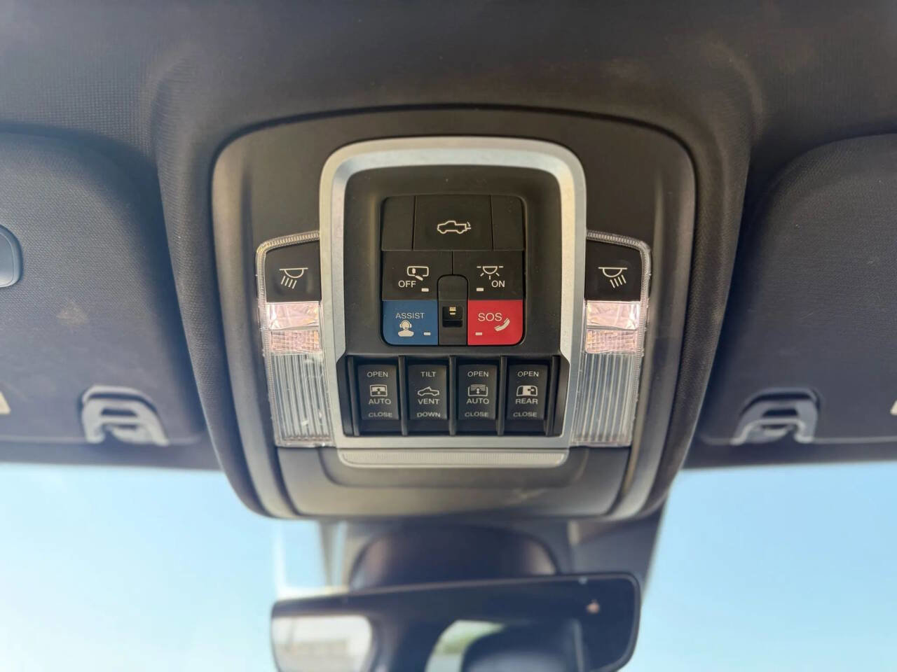 Used 2020 RAM 1500 Laramie image 36