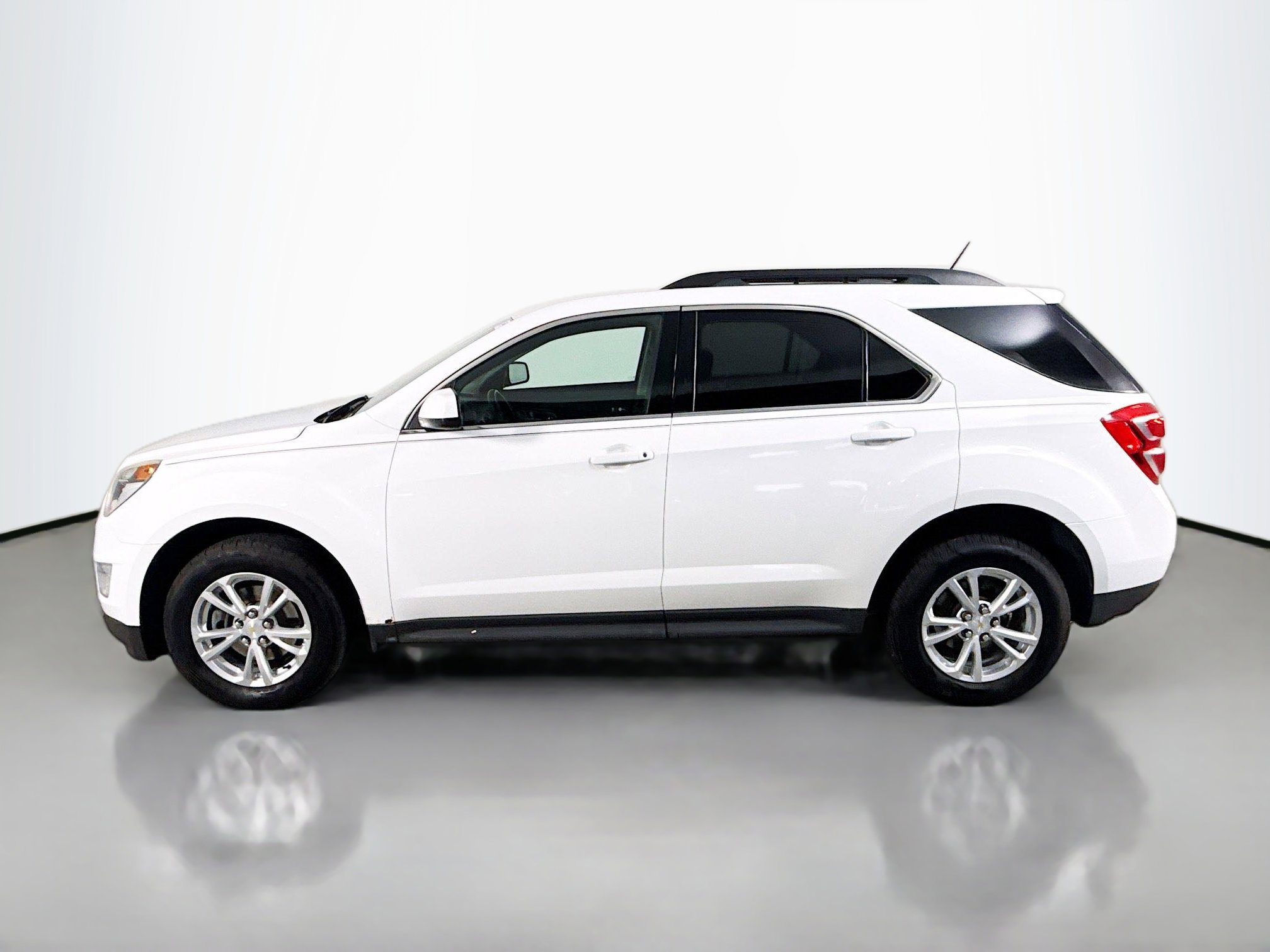 Used 2017 Chevrolet Equinox LT w/ Convenience Package AWD/4WD image 6