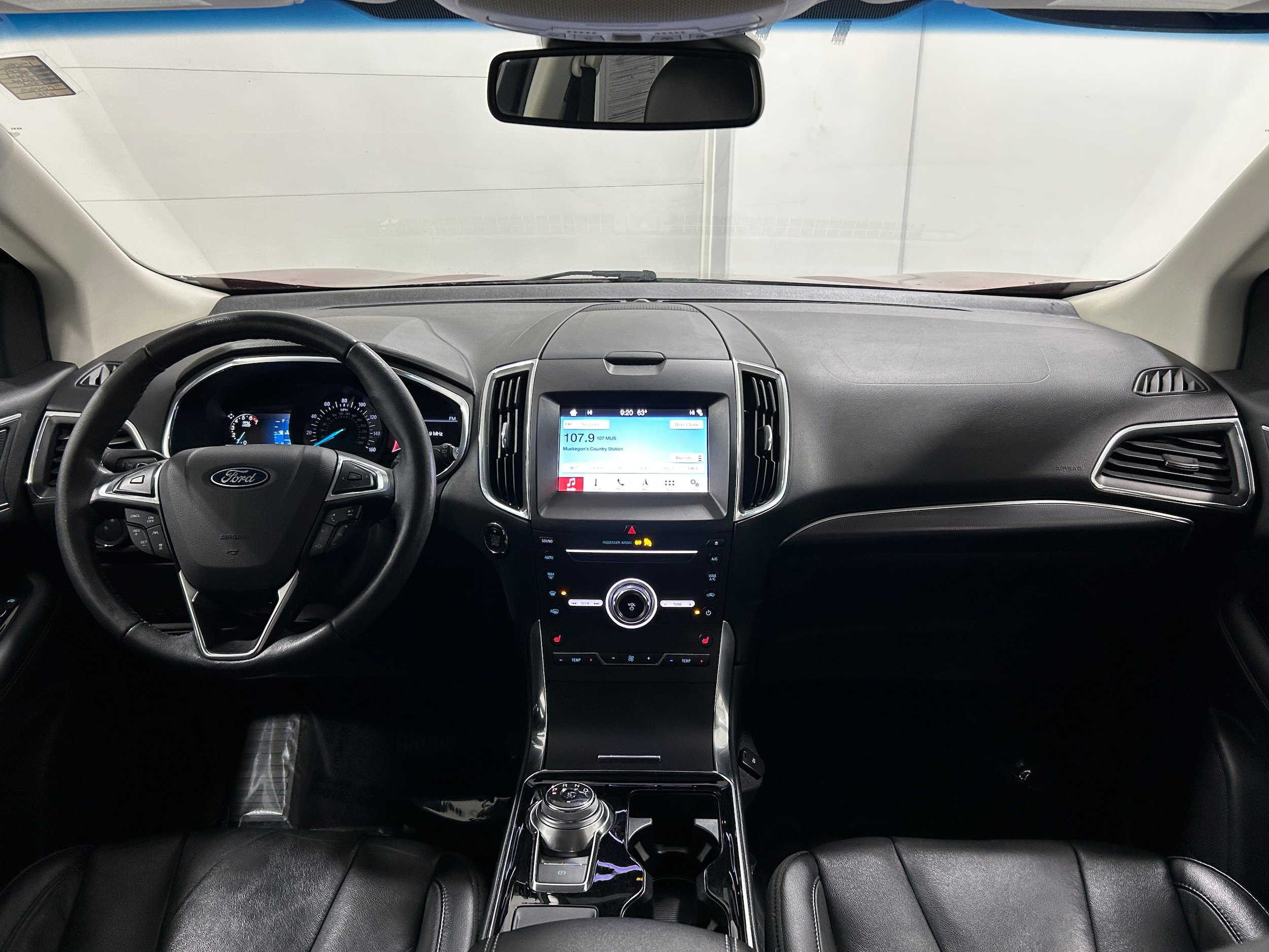 Used 2019 Ford Edge Titanium w/ Cold Weather Package AWD/4WD image 16