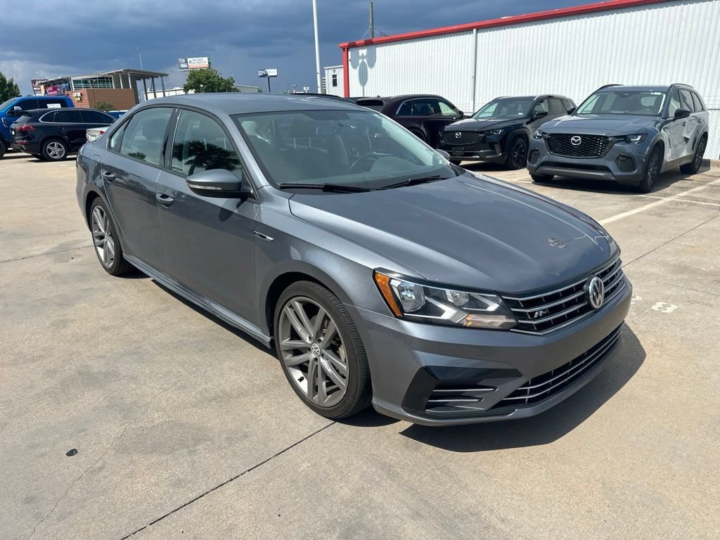 Used 2018 Volkswagen Passat 2.0T FWD image 3