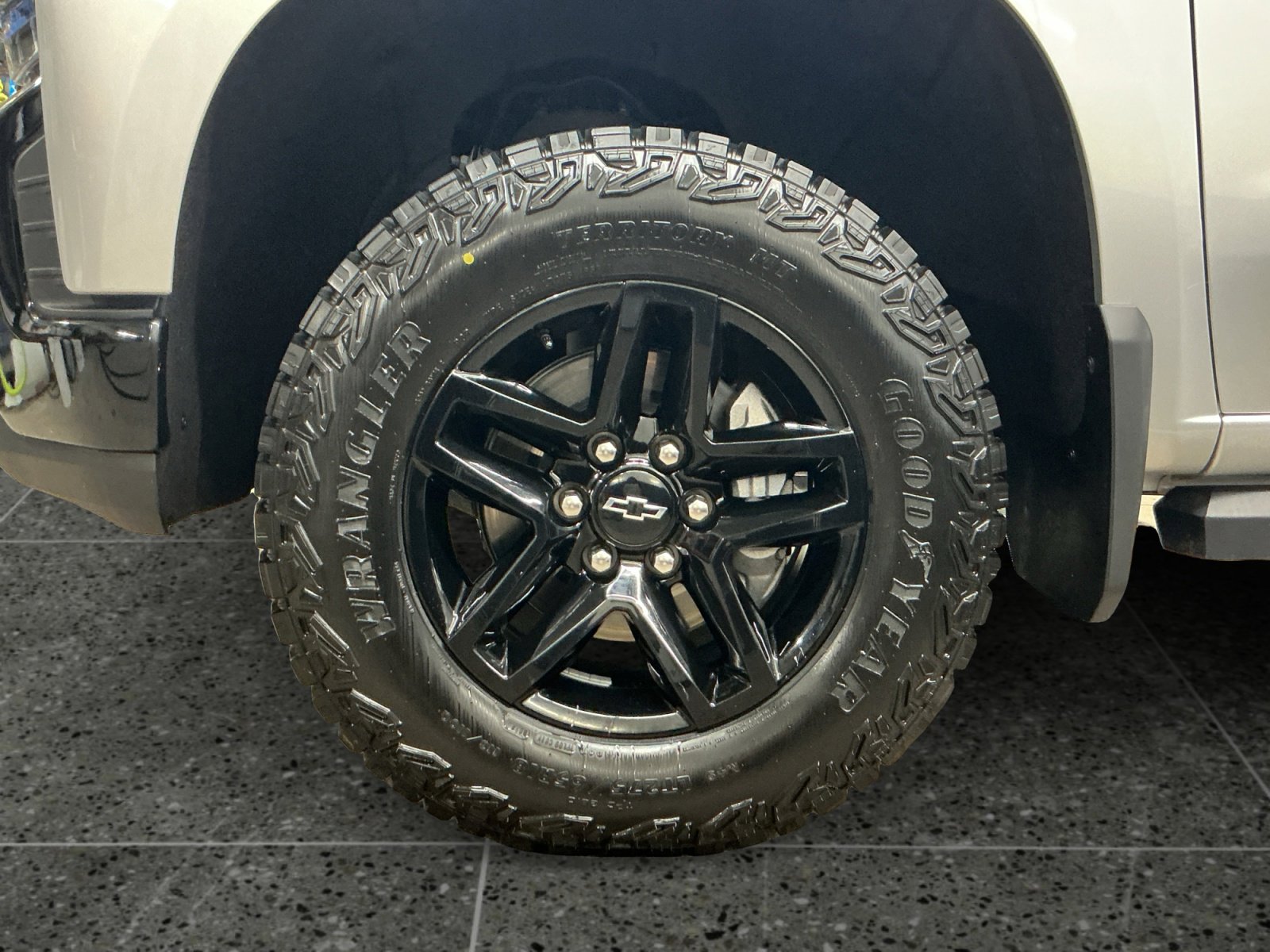 Used 2020 Chevrolet Silverado 1500 LT Trail Boss AWD/4WD image 14