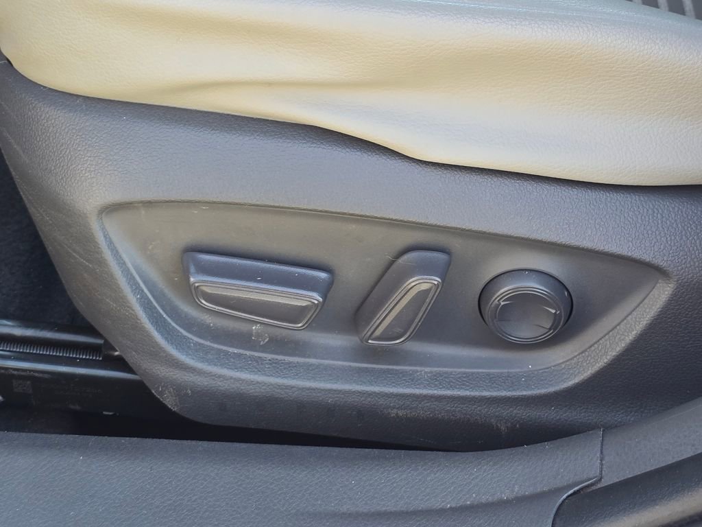 Used 2020 Toyota Camry SE FWD image 24