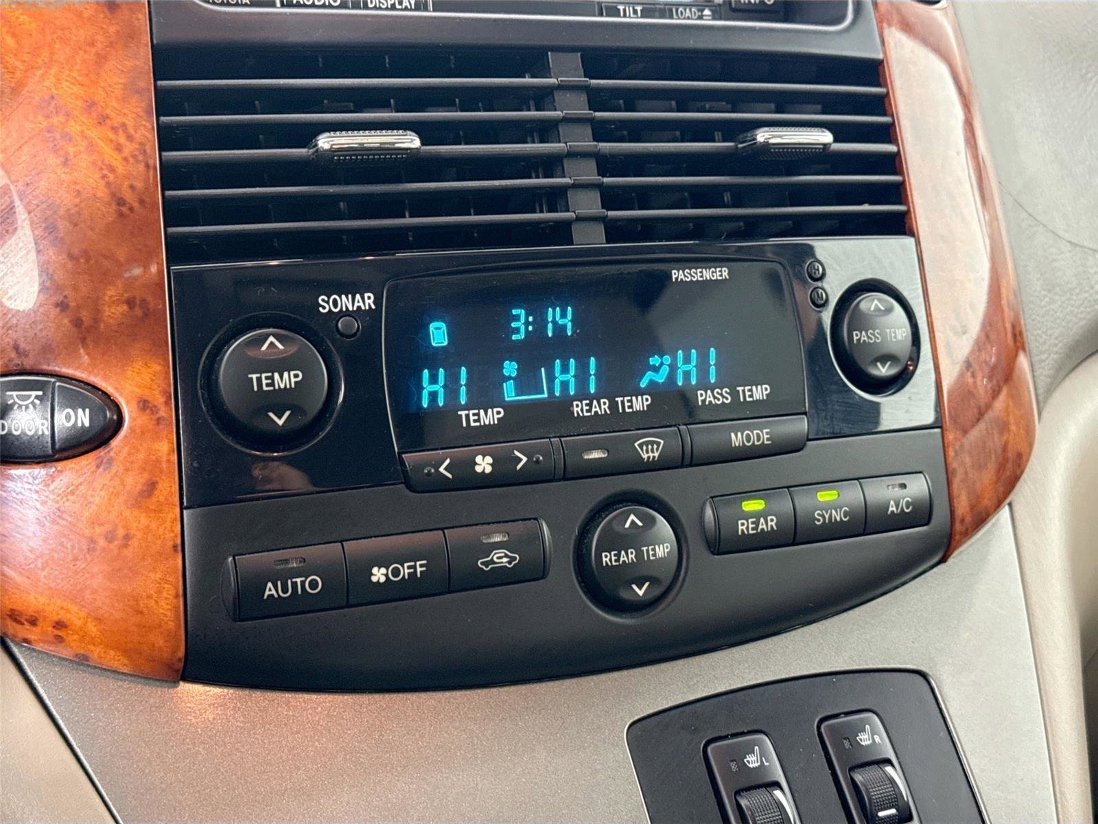 Used 2008 Toyota Sienna XLE image 24