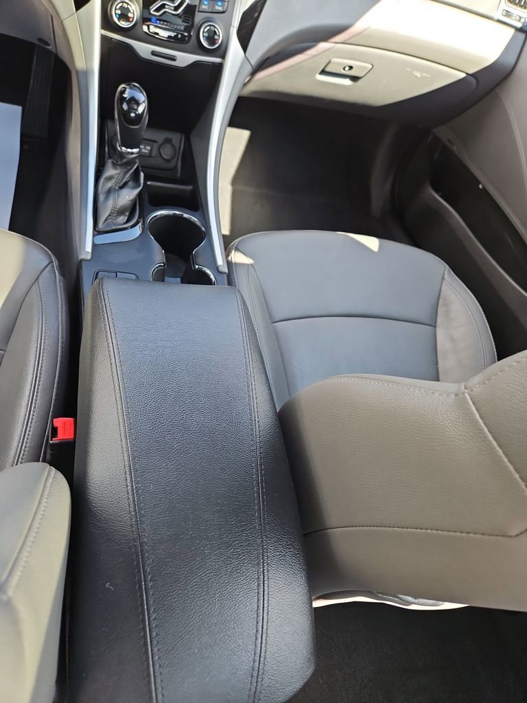 Used 2012 Hyundai Sonata Limited FWD image 25