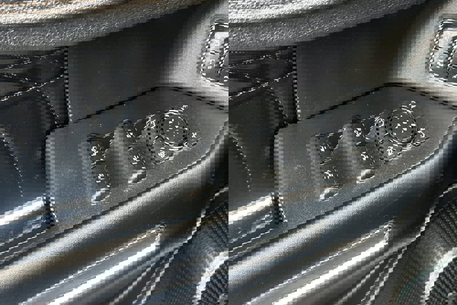 Used 2019 Ford Expedition Max Platinum AWD/4WD image 13