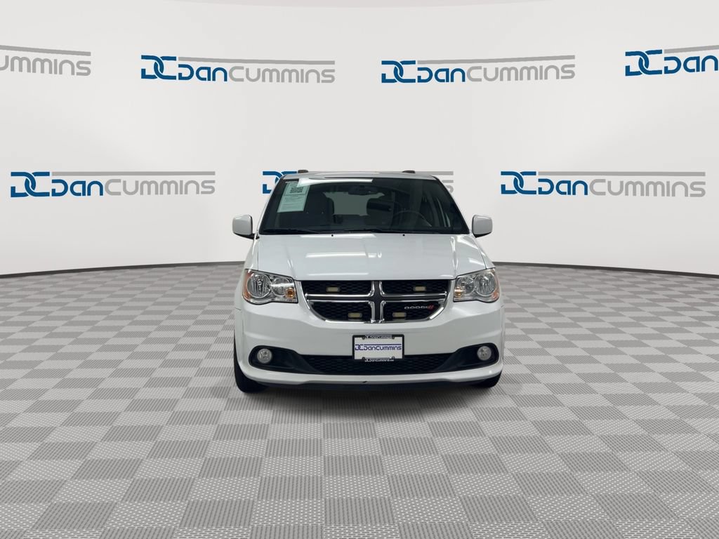 Used 2017 Dodge Grand Caravan SXT FWD image 3