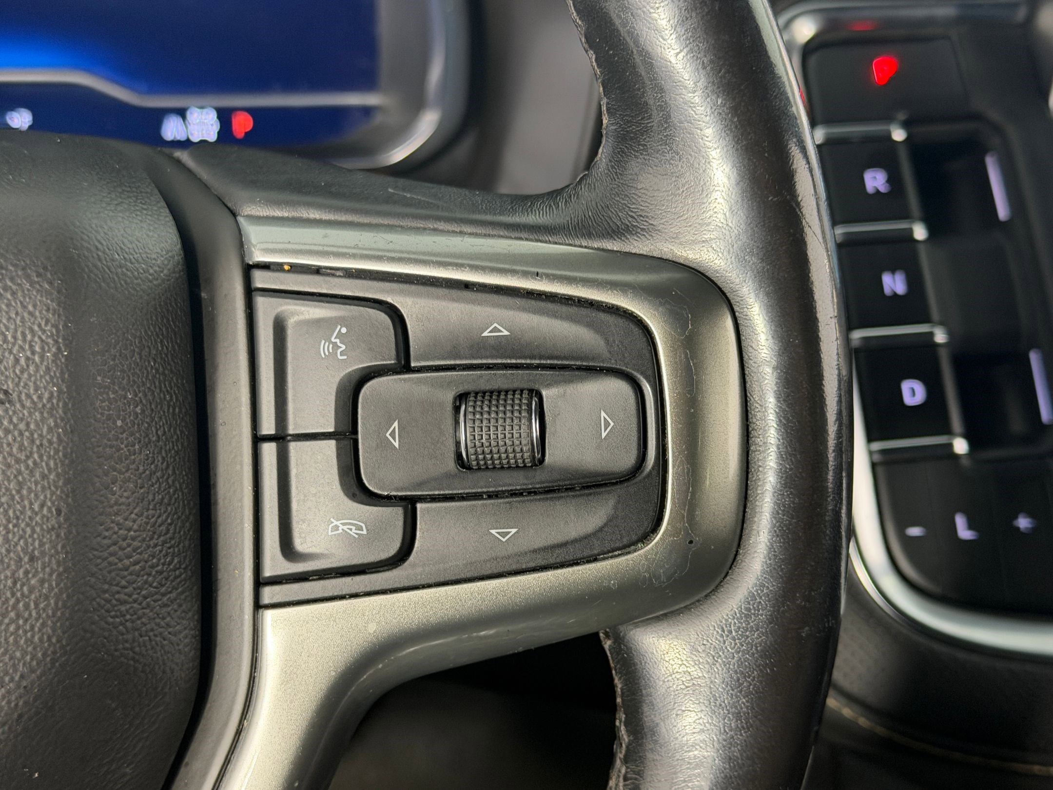 Used 2022 Chevrolet Suburban Premier AWD/4WD image 24