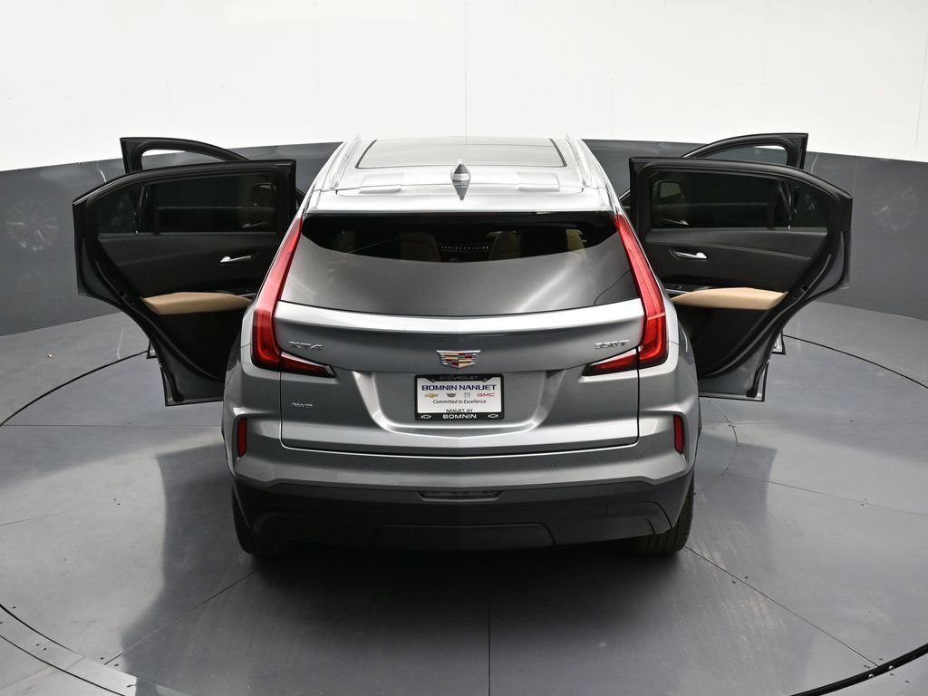 Used 2024 Cadillac XT4 Luxury w/ Cold Weather Package AWD/4WD image 36