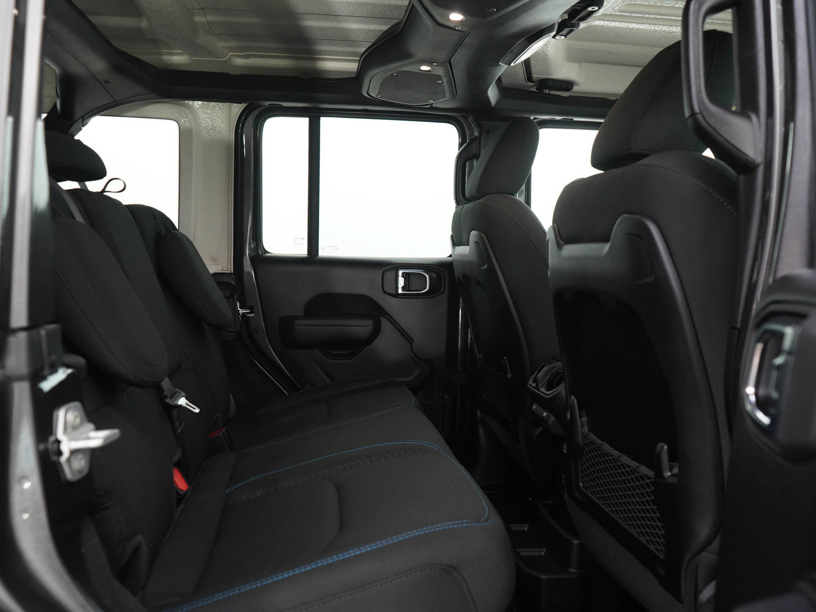 Used 2025 Jeep Wrangler Unlimited Rubicon 4xe w/ Convenience Group AWD/4WD image 12
