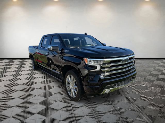 Used 2024 Chevrolet Silverado 1500 High Country w/ Technology Package AWD/4WD image 3