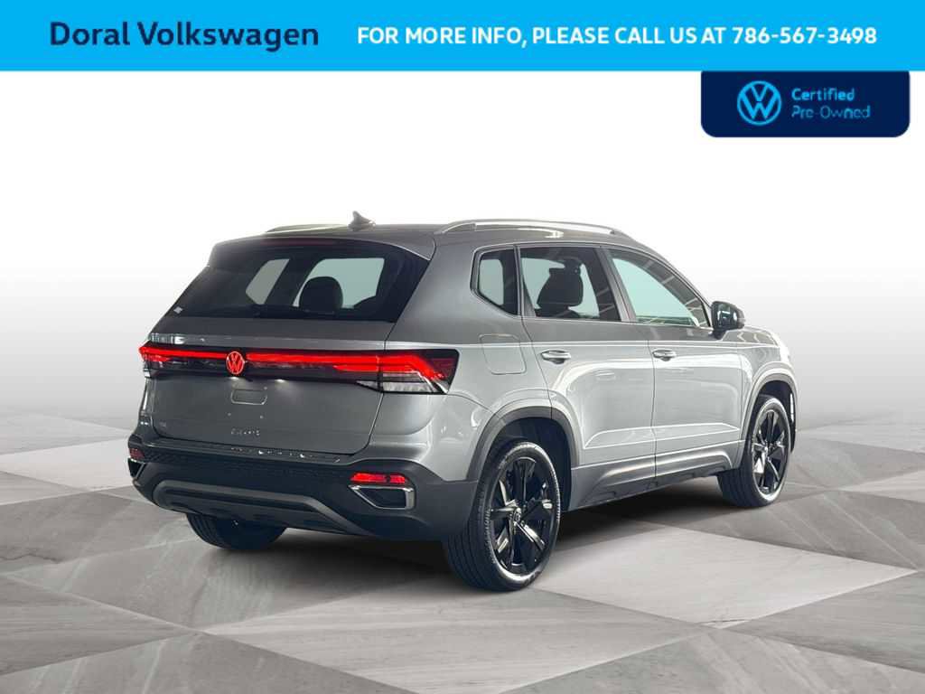 Used 2025 Volkswagen Taos SE FWD image 8