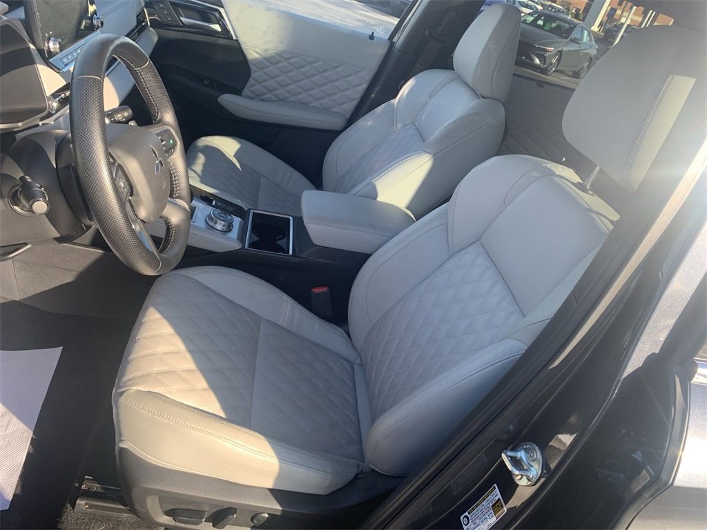Used 2024 Mitsubishi Outlander SEL image 11
