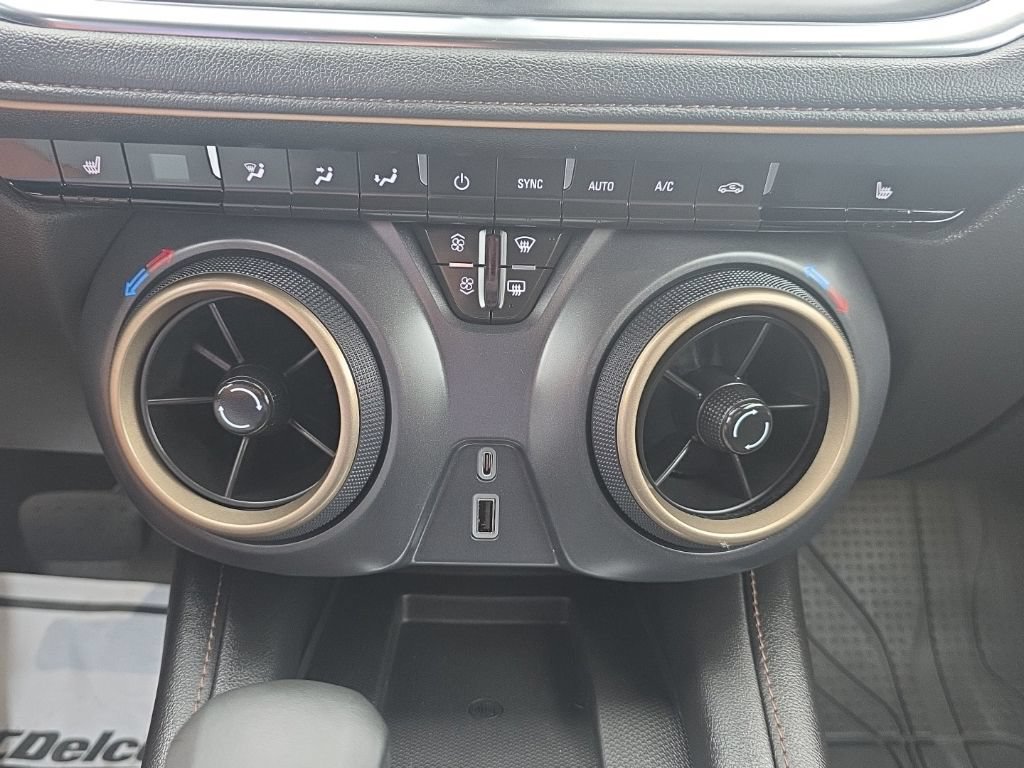 Used 2023 Chevrolet Blazer Premier AWD/4WD image 29