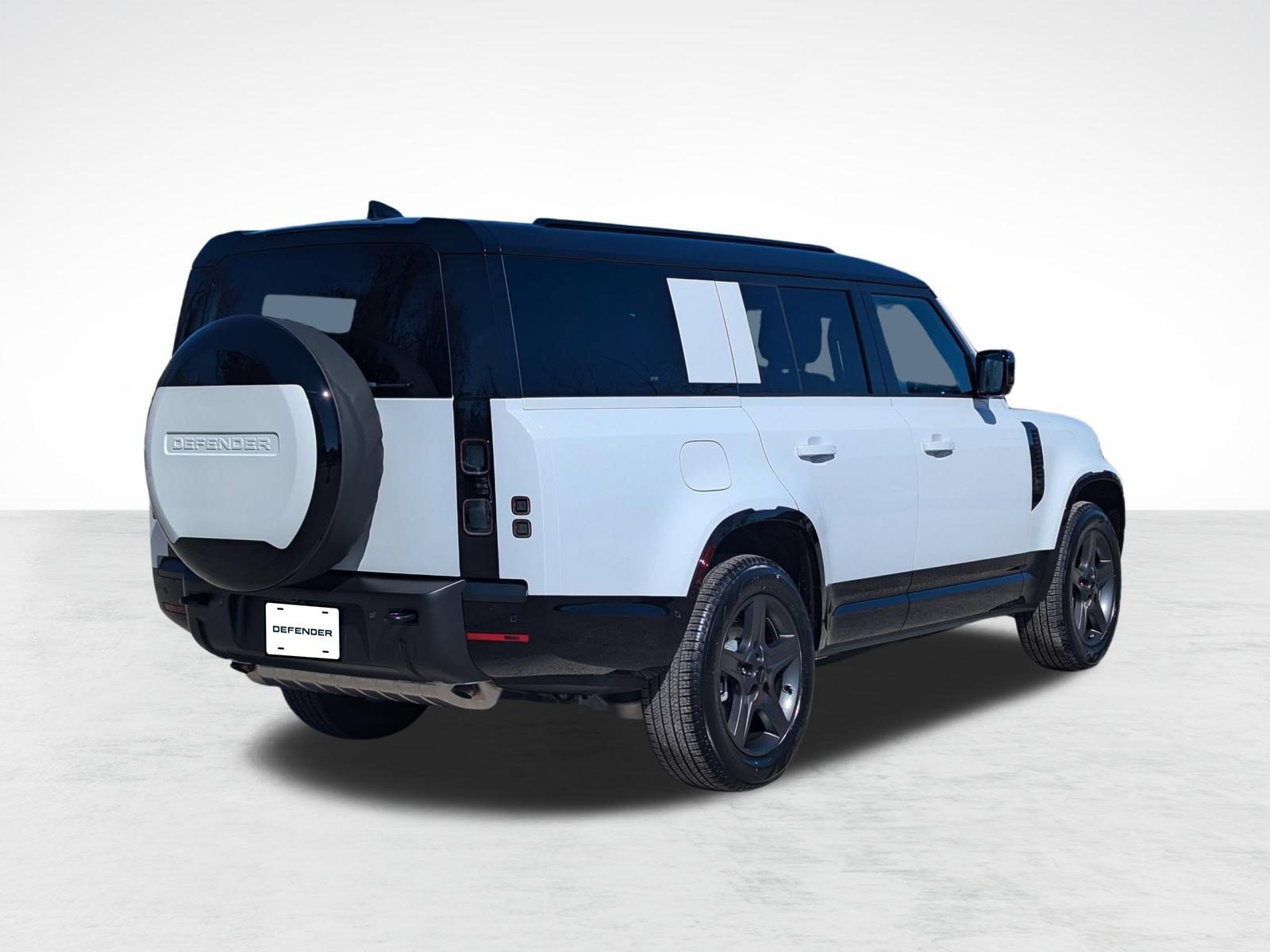 Used 2026 Land Rover Defender 130 X-Dynamic SE AWD/4WD image 10