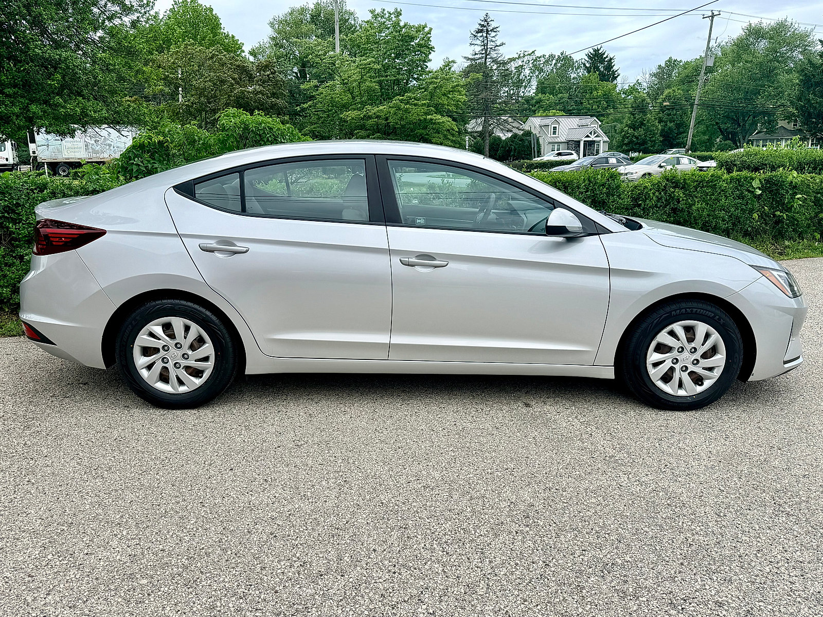 Used 2019 Hyundai Elantra SE FWD image 3