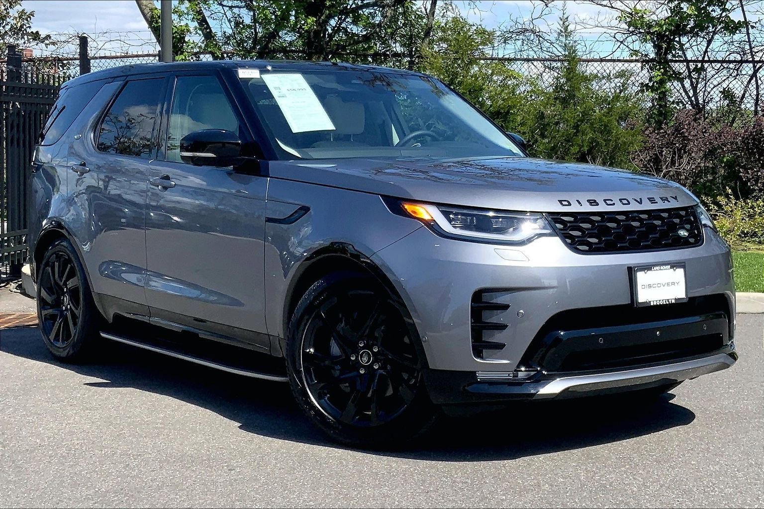 Certified 2025 Land Rover Discovery Dynamic SE AWD/4WD image 2