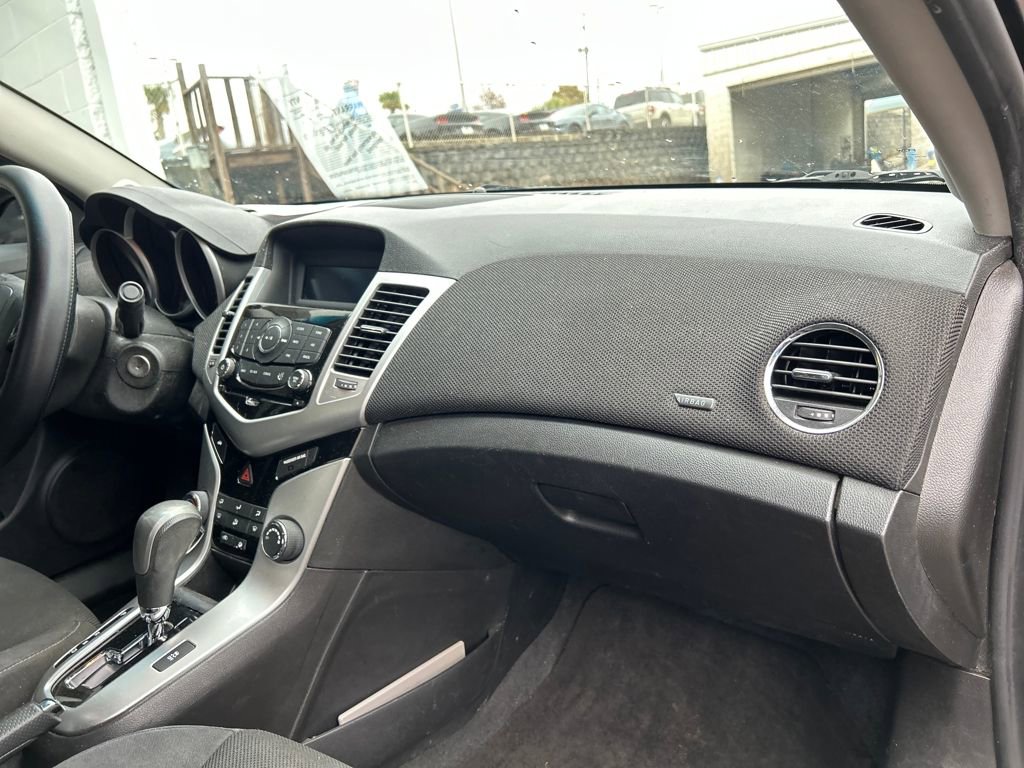 Used 2016 Chevrolet Cruze LT image 12