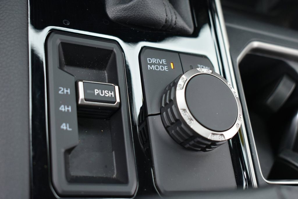 Used 2024 Toyota Tundra Limited AWD/4WD image 21