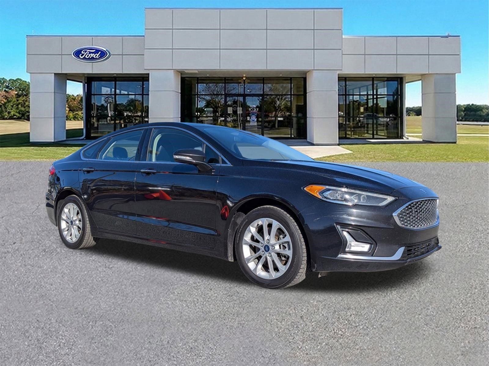 Used 2019 Ford Fusion Energi Titanium image 2