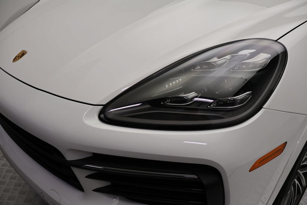Certified 2023 Porsche Cayenne S AWD/4WD image 3