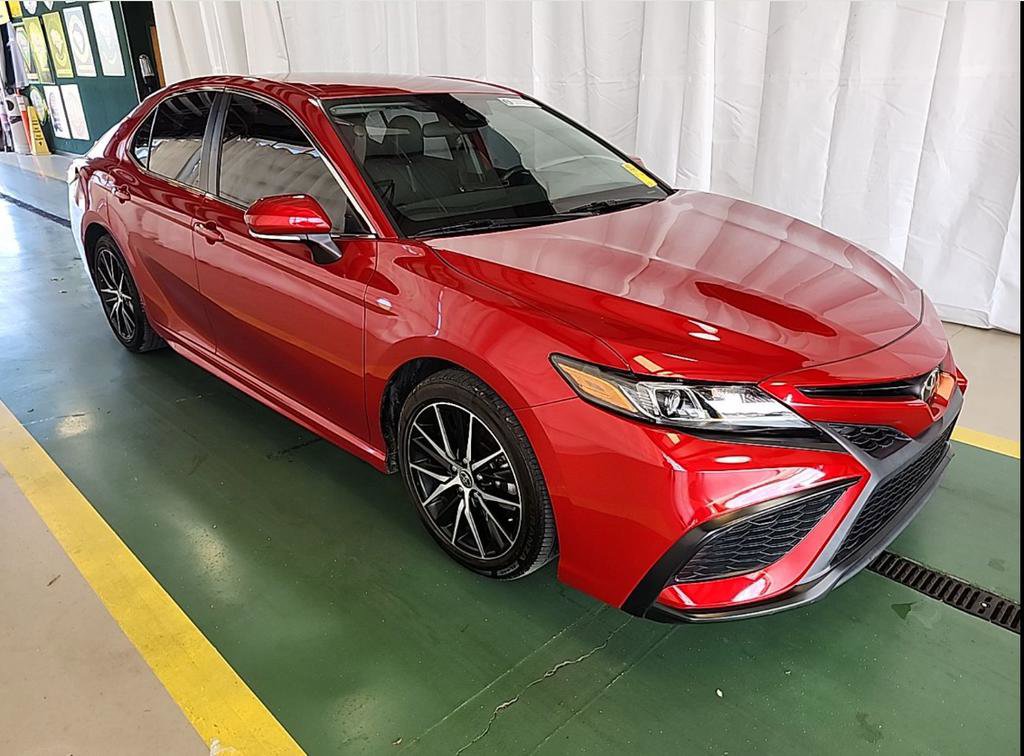 Used 2022 Toyota Camry SE FWD image 5