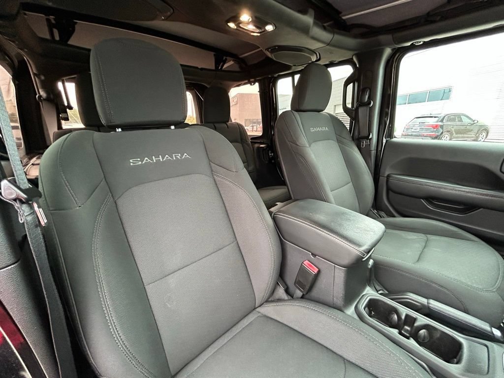Used 2022 Jeep Wrangler Unlimited Sahara AWD/4WD image 50