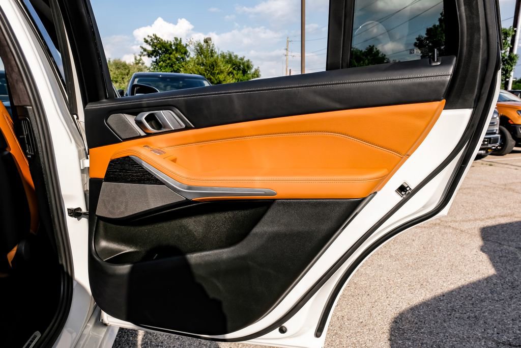 Used 2021 BMW X7 M50i w/ Executive Package image 54