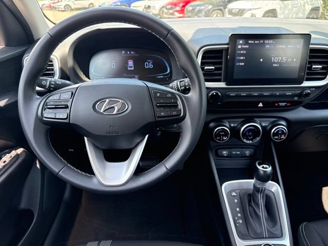 Used 2023 Hyundai Venue SEL FWD image 21