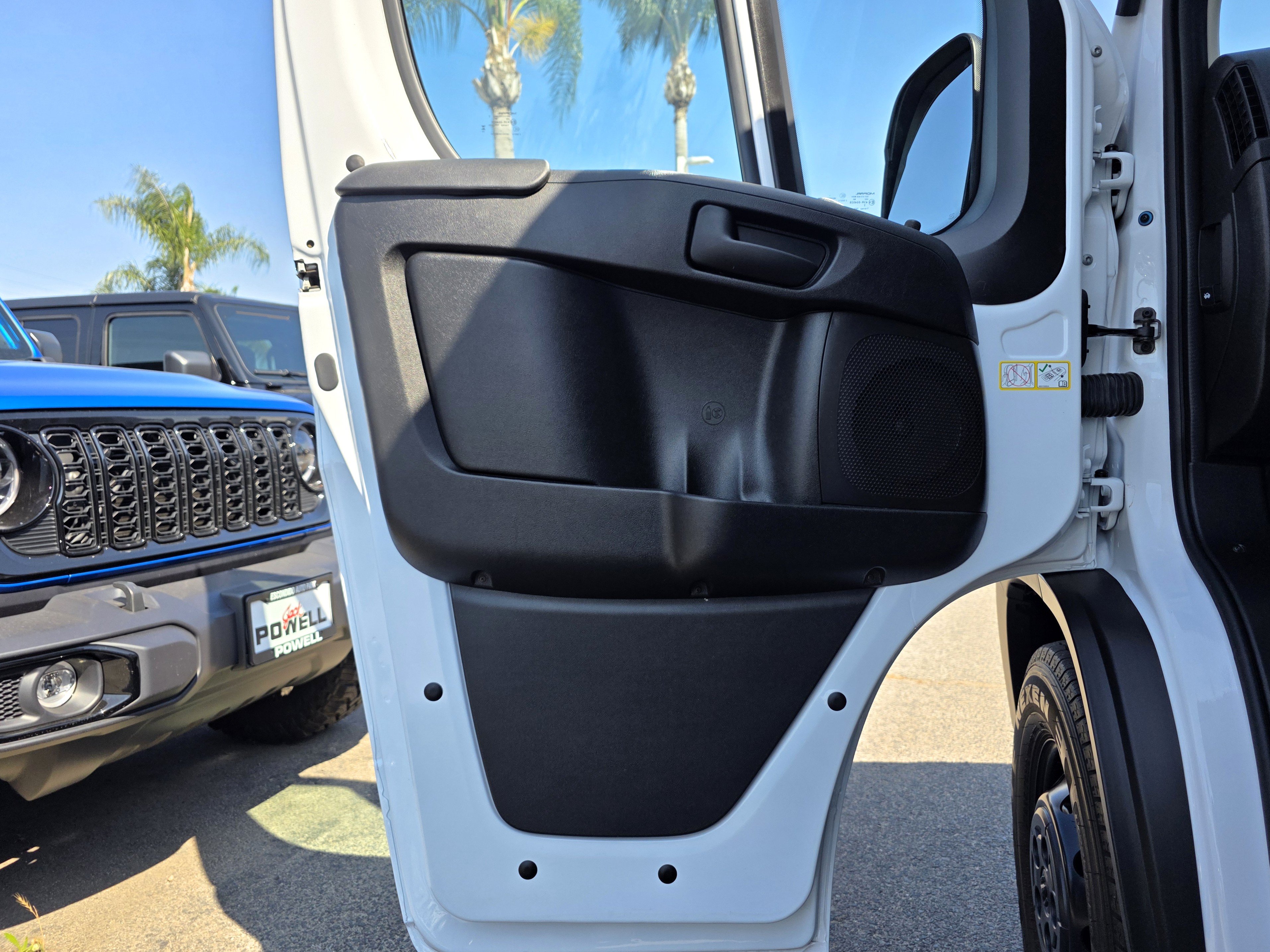 New 2023 RAM ProMaster 2500 w/ Safety Group FWD image 17