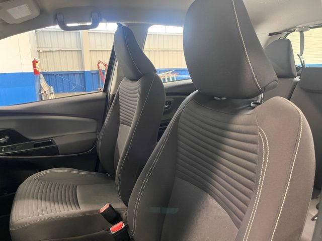 Used 2015 Toyota Yaris SE image 23