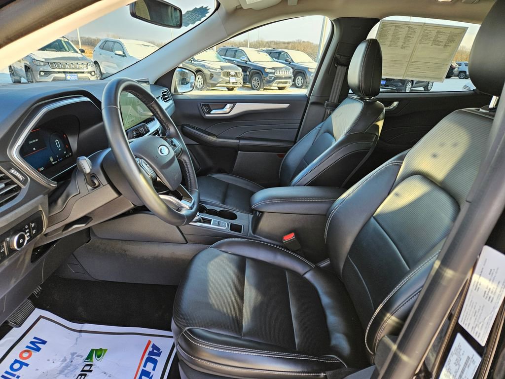 Used 2024 Ford Escape Platinum image 24