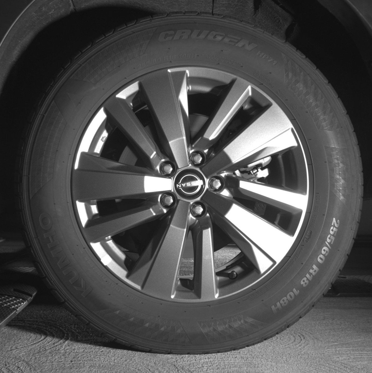 Used 2025 Nissan Pathfinder SV AWD/4WD image 14