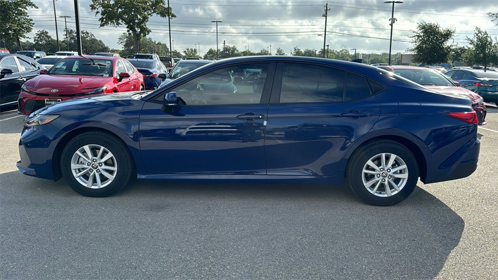 New 2025 Toyota Camry Hybrid image 4
