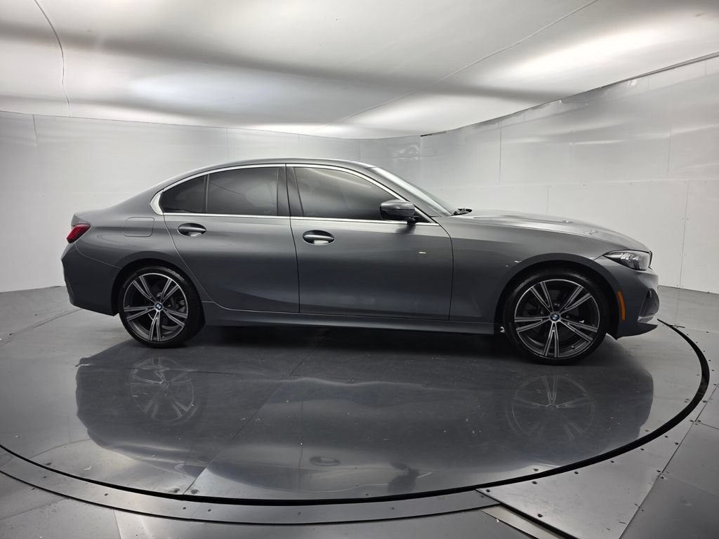 Used 2024 BMW 330i Sedan w/ Convenience Package RWD image 3
