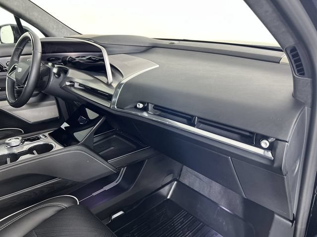 Certified 2026 Cadillac Vistiq Platinum w/ LPO, Floor Liner Package AWD/4WD image 29