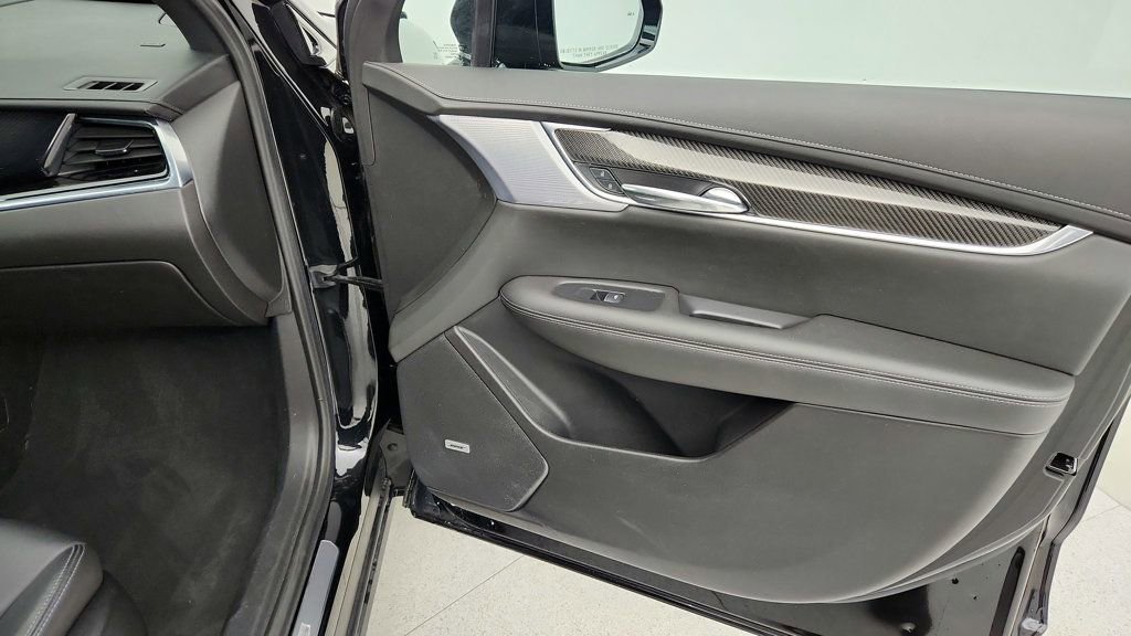Used 2024 Cadillac XT6 Sport w/ Technology Package image 27