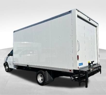 New 2025 Chevrolet Express 4500 Extended w/ Power Convenience Package RWD image 3