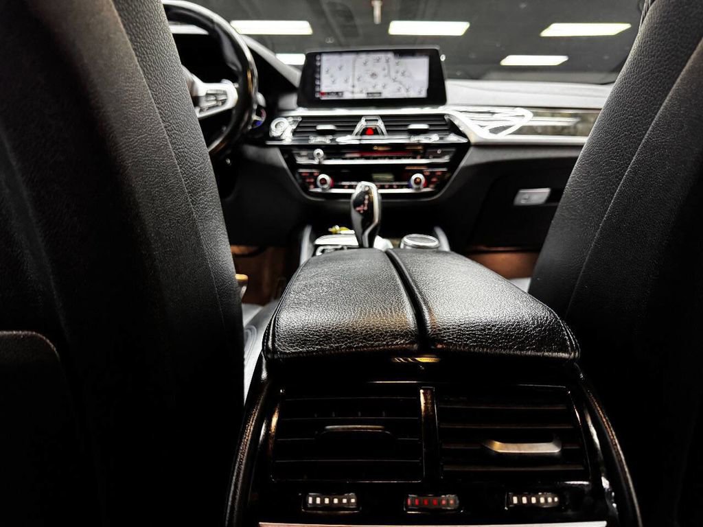 Used 2018 BMW 540i image 41